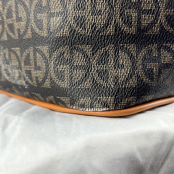 Giani Bernini Brown signature bucket handbag - Picture 4 of 7